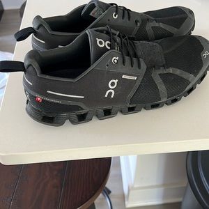 On Cloud 5 Waterproof Running Shoes 11.5